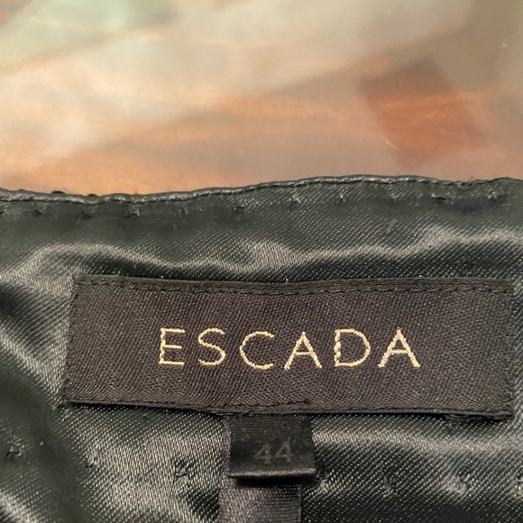 Escada Couture long silk/bead gown. - Picture 8 of 8